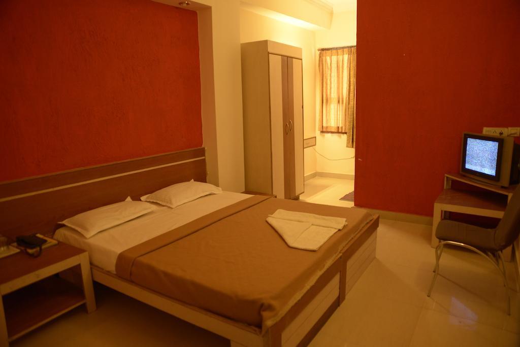 Hotel Sri Sai Krupa Hyderabad Habitación foto